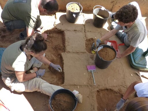 Escavações da UNIARQ/FLUL permitem recuperar artefactos com mais de 20 mil anos
